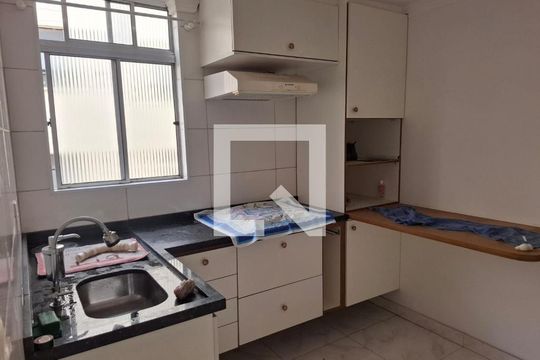 Cozinha de apartamento para alugar com 2 quartos, 52m² em Conjunto Habitacional Juscelino Kubitschek, São Paulo