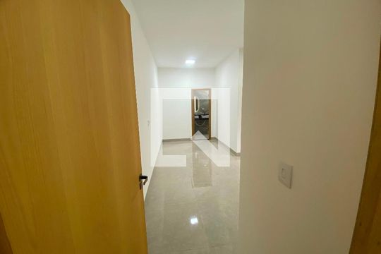 Corredor de casa à venda com 3 quartos, 168m² em Vila Finsocial, Goiânia