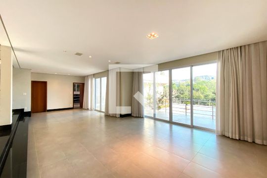 Sala de casa de condomínio à venda com 4 quartos, 455m² em Vale dos Cristais, Nova Lima