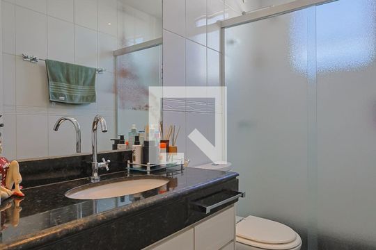 Banheiro da Suíte de apartamento à venda com 3 quartos, 210m² em Carmo, Belo Horizonte