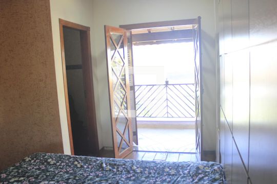 Suíte de casa à venda com 6 quartos, 220m² em Vila Sao Ricardo, Guarulhos