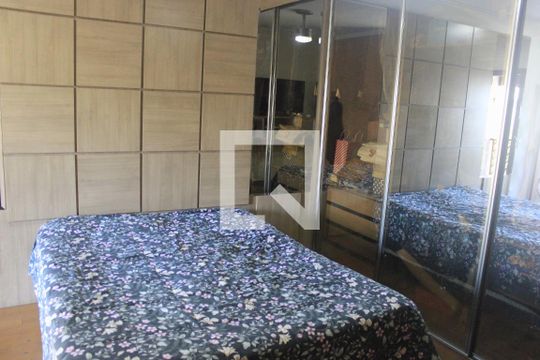 Suíte de casa à venda com 6 quartos, 220m² em Vila Sao Ricardo, Guarulhos