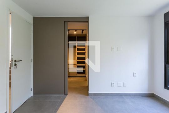 Quarto de casa à venda com 3 quartos, 225m² em Vila Madalena, São Paulo