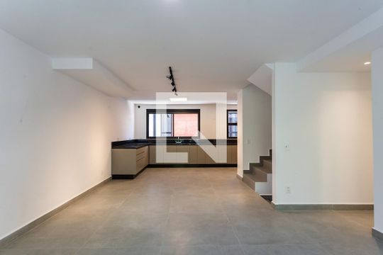 Sala de casa à venda com 3 quartos, 225m² em Vila Madalena, São Paulo