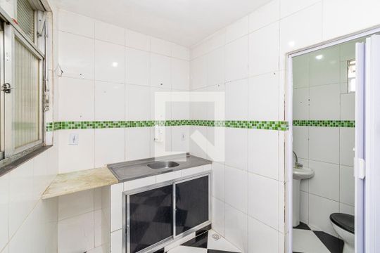 Cozinha de apartamento para alugar com 2 quartos, 55m² em Bonsucesso, Rio de Janeiro