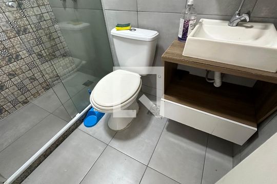 Banheiro social  de apartamento à venda com 3 quartos, 91m² em Vargem Pequena, Rio de Janeiro