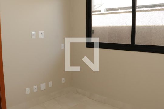 Casa de Condomínio à venda com 3 quartos, 156m² em Residencial Parqville Jacarandá, Goiânia