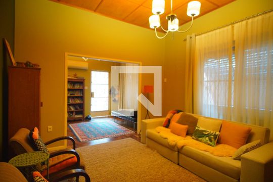 Sala 2 de casa de condomínio para alugar com 5 quartos, 328m² em Auxiliadora, Porto Alegre