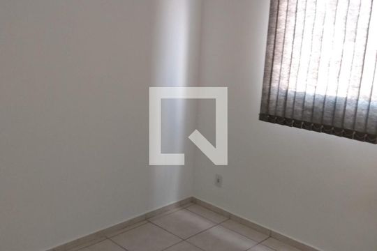 Quarto de apartamento à venda com 2 quartos, 62m² em Arpoador, Contagem
