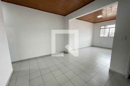 Sala de casa à venda com 3 quartos, 151m² em Rio Pequeno, São Paulo