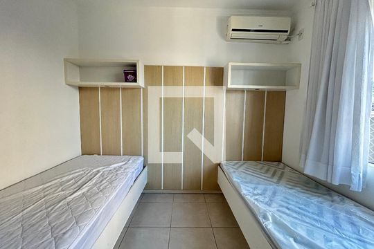 Quarto 1 de casa para alugar com 4 quartos, 292m² em Pedra Branca, Palhoça