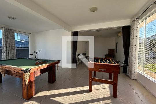 Sala 2 de casa para alugar com 4 quartos, 292m² em Pedra Branca, Palhoça