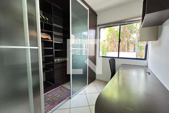 Quarto 2 de apartamento para alugar com 3 quartos, 100m² em Lagoa da Conceição, Florianópolis