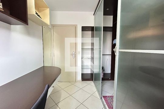 Quarto 2 de apartamento para alugar com 3 quartos, 100m² em Lagoa da Conceição, Florianópolis