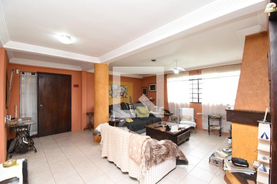 Sala de Estar de casa à venda com 4 quartos, 460m² em Boa Vista, Curitiba