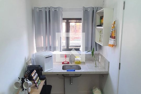 Cozinha de apartamento à venda com 1 quarto, 23m² em Vila Esperança, São Paulo