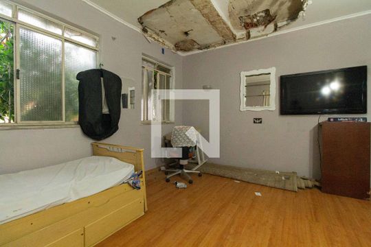Sala 2 de casa à venda com 4 quartos, 220m² em Vila Mariana, São Paulo