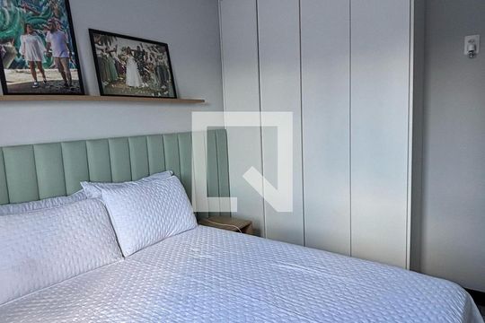 Quarto de apartamento para alugar com 2 quartos, 46m² em Barro Branco, Cotia