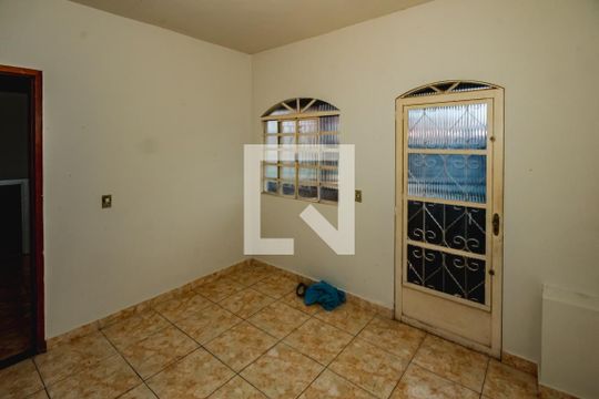 Suíte  de casa à venda com 2 quartos, 350m² em Jardim Felicidade, Belo Horizonte