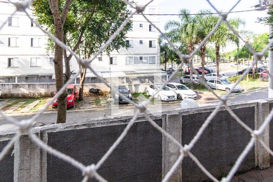 Quarto 1 - vista de apartamento para alugar com 2 quartos, 44m² em Jardim Ansalca, Guarulhos