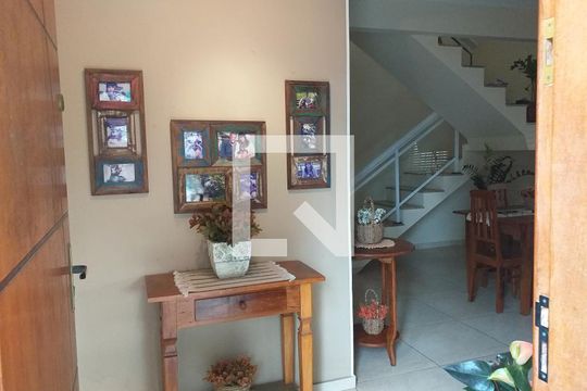 Casa de Condomínio para alugar com 3 quartos, 105m² em Chácaras De Inoã, Maricá