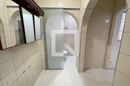 Corredor de casa para alugar com 1 quarto, 47m² em Ferreira, São Paulo