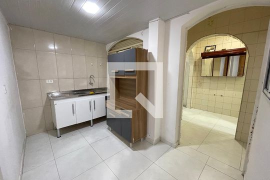 Casa para alugar com 1 quarto, 47m² em Ferreira, São Paulo
