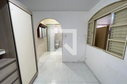 Quarto de casa para alugar com 1 quarto, 47m² em Ferreira, São Paulo