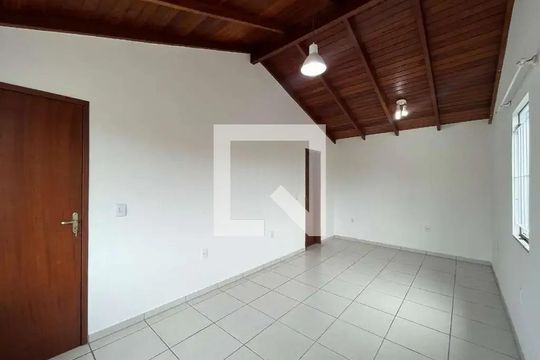 Quarto 3 de casa para alugar com 3 quartos, 211m² em Morro das Pedras, Florianópolis