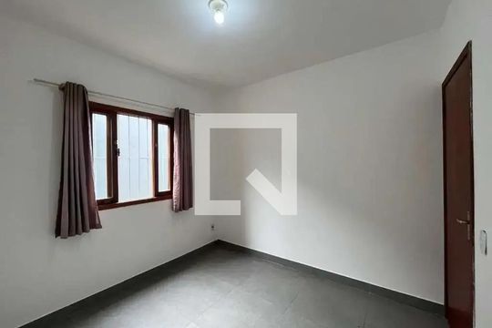 Quarto 1 de casa para alugar com 3 quartos, 211m² em Morro das Pedras, Florianópolis