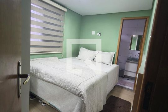 Quarto de apartamento à venda com 2 quartos, 94m² em Jardim do Estádio, Santo André