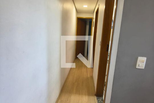Corredor de apartamento à venda com 2 quartos, 94m² em Jardim do Estádio, Santo André