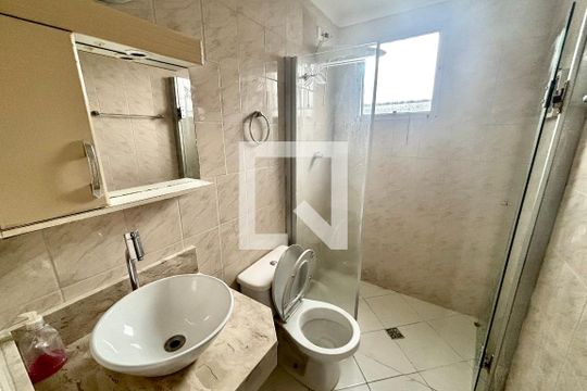 Banheiro de apartamento para alugar com 2 quartos, 53m² em Jardim Gonzaga, São Paulo