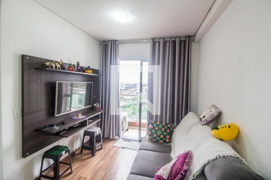 Sala  de apartamento à venda com 2 quartos, 59m² em Bethaville I, Barueri