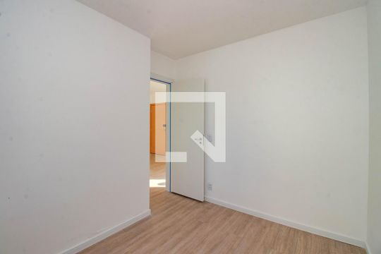 Quarto 1 de apartamento para alugar com 2 quartos, 48m² em Humaitá, Porto Alegre