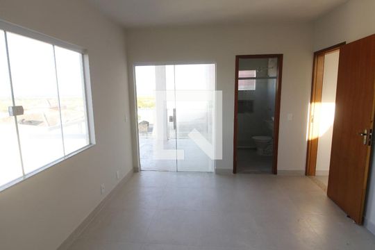 Casa de Condomínio para alugar com 4 quartos, 100m² em Ogiva, Cabo Frio