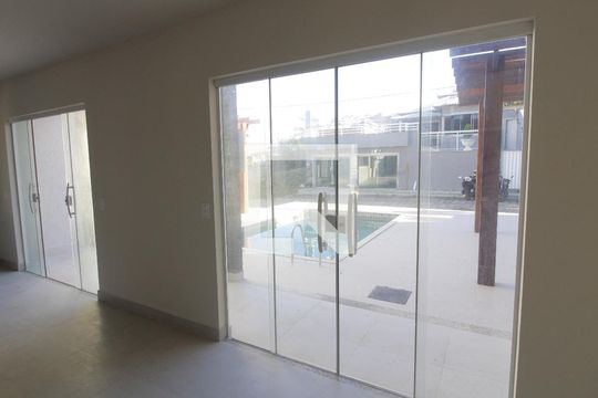 Casa de Condomínio para alugar com 4 quartos, 100m² em Ogiva, Cabo Frio