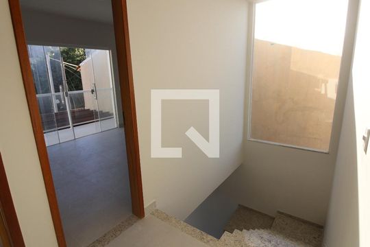 Casa de Condomínio para alugar com 4 quartos, 100m² em Ogiva, Cabo Frio