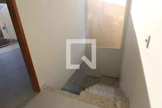 Casa de Condomínio para alugar com 4 quartos, 100m² em Ogiva, Cabo Frio