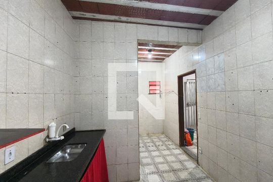 Cozinha de casa de condomínio para alugar com 1 quarto, 75m² em Taquara, Rio de Janeiro