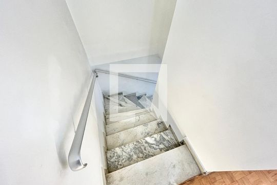 Escada de casa à venda com 4 quartos, 185m² em Santana, São Paulo