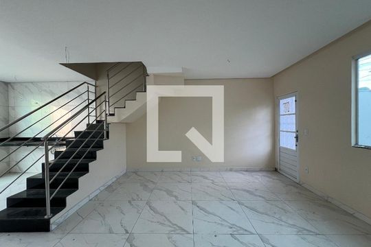 Casa à venda com 3 quartos, 130m² em Copacabana, Belo Horizonte