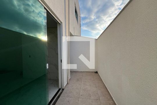 Casa à venda com 3 quartos, 130m² em Copacabana, Belo Horizonte