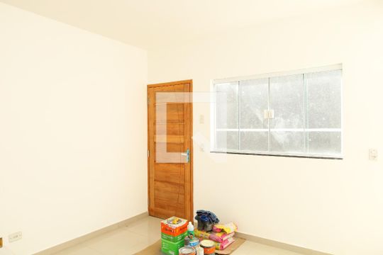 Sala de casa de condomínio para alugar com 2 quartos, 70m² em Jardim Lucinda, São Paulo