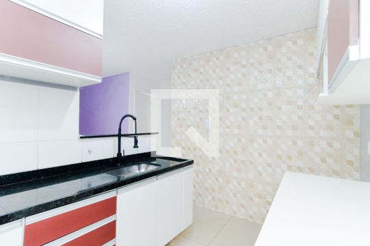 Cozinha  de apartamento para alugar com 2 quartos, 45m² em Jardim Ansalca, Guarulhos