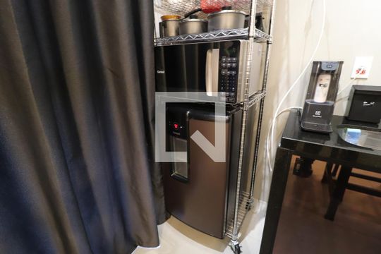 Cozinha de kitnet/studio para alugar com 1 quarto, 40m² em Saraiva, Uberlândia