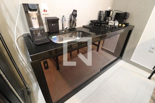 Cozinha de kitnet/studio para alugar com 1 quarto, 40m² em Saraiva, Uberlândia