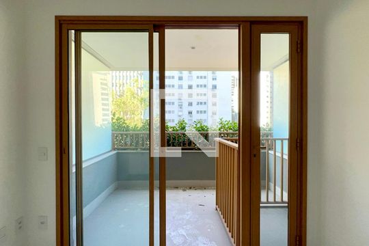 Varanda de kitnet/studio à venda com 1 quarto, 31m² em Jardim Paulista, São Paulo