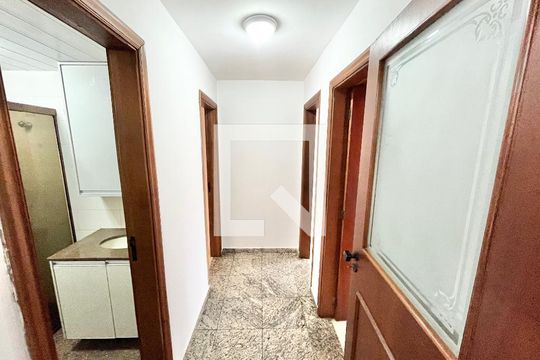 Corredor de apartamento para alugar com 3 quartos, 97m² em Vila Aurora (zona Norte), São Paulo