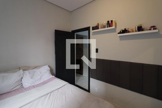 Quarto 1 de casa à venda com 3 quartos, 380m² em Iapi, Osasco